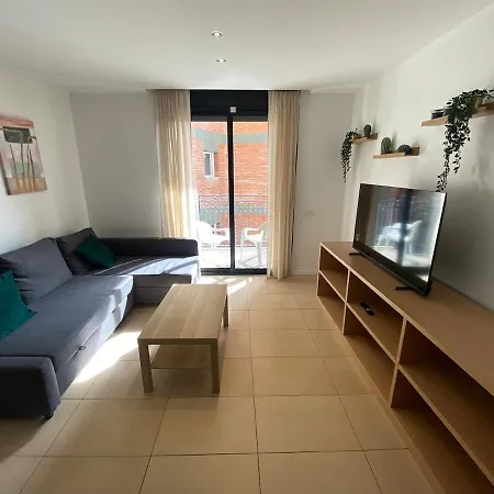 Koyo - Modern With Parking And Swimming Pool For 6p Lloret de Mar