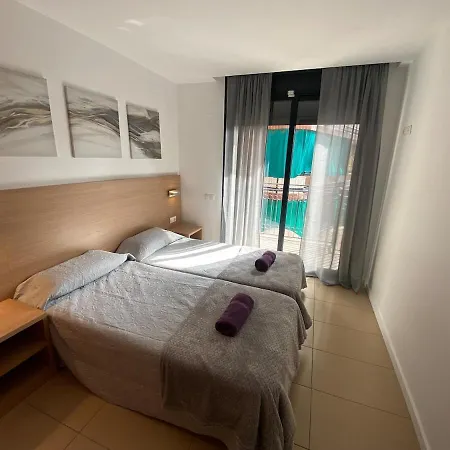 Koyo - Modern With Parking And Swimming Pool For 6p