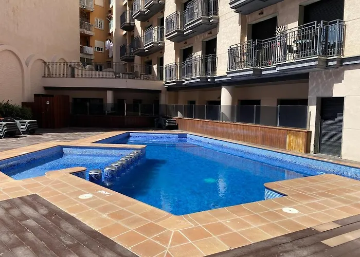 Koyo - Modern With Parking And Swimming Pool For 6p